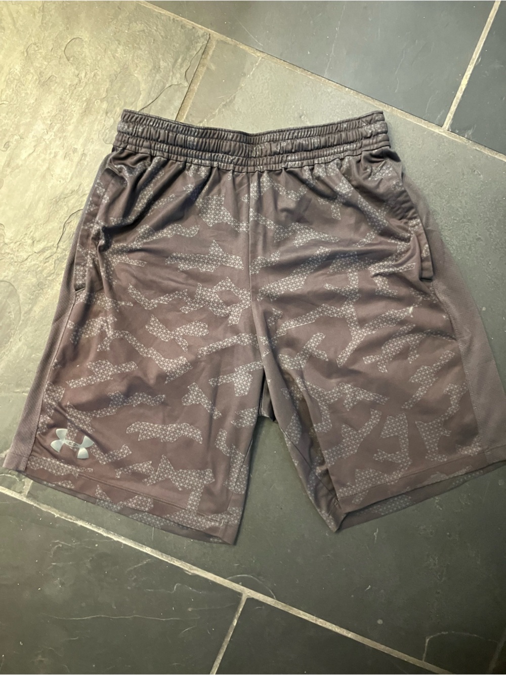 Under Armour Men’s Size Small Black Athletic Shorts